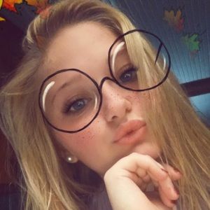 Meet your Posher, Alexis